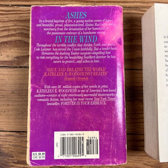 Lot 5 New York Times Bestsellers Paperback Novels - Picture 7 of 13